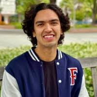 Darcy Lincoln's Instagram, Twitter & Facebook