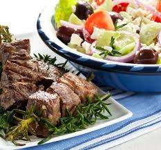 Brochettes D Agneau A La Grecque Recette En 2020 Nourriture Grecque Brochette Agneau Alimentation