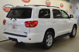 Résultat de recherche d'images pour "toyota sequoia"