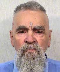 Some of the members committed a series of . Massenmorder Charles Manson Abermals Im Krankenhaus