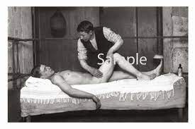 Jahrgang 1920 Foto Nachdruck nackt Mann bekommt Sexy Massage - Etsy.de
