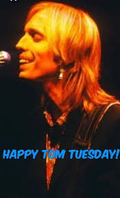 Every October, I change my profile and cover pictures to Tom Petty. If you  do the same, please comment so I can see yours 😁 💘 🎩