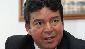 Estuvo en la cgt desde antes de 1990 y fue candidato a la asamblea constituyente, pero por unos 5 mil votos se. Tc6dtnmhho7nvm