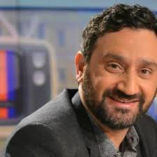 Il est également acteur et chroniqueur. Cyril Hanouna Tpmp Depression Chomage Exclusion La Face Cachee Revelee Dans Un Livre Gala