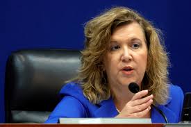 Broward Superintendent Vickie Cartwright won't leave yet