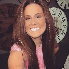 Laura Laboy's Instagram, Twitter & Facebook