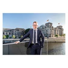 Die wichtigsten nachrichten online schauen und hören. Jens Oellermann Fotografie Philipp Amthor Mitglied Des Bundestags Portrait Portrat Menschenbild Antlitz Politiker Demokratie Mdb Volksvertreter Gestalter Jurist Grundgesetz Bundestag Berlin Deutschland Gutertyp Hashtag Facebook
