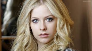 Avril ramona lavigne, мфа (англ.) ˈævrɨl ləˈviːn, мфа (фр.) avˈril laˈviɲ; Avril Lavigne Vpervye Posle Bolezni Vystupila Na Bolshoj Scene Mfm Station Dance Hit Radio