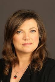 Journalist Catherine Armitage returns to PLC Armidale