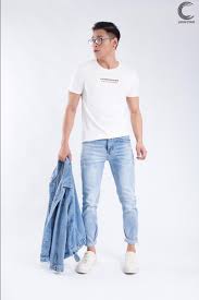 • hàng giống hình về kiểu dáng, màu sắc chênh lệch ko đáng kể do độ phân giải màn hình. Gá»£i Y 7 Style Thá»i Trang Nam Quáº§n Jean Ao Thun Cá»±c NÄƒng Ä'á»™ng Nam Tinh ð—–ð—¨ð—¢ð—¡ð—š ð—¦ð—§ð—¢ð—¥ð—˜ ðŒðžð§ð¬ð°ðžðšð«