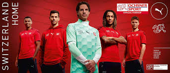 Die farben des schweizer trikots sind im laufe der. Offizieller Fanshop Der Schweizer Nationalmannschaft Ochsner Sport