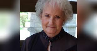 Maureen Mckee's Instagram, Twitter & Facebook