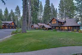 Zuckerberg zog vor zwei jahren in sein haus ein. Mark Zuckerberg Kauft Verstecktes 60 Millionen Dollar Grundstuck Am Lake Tahoe Gq Germany