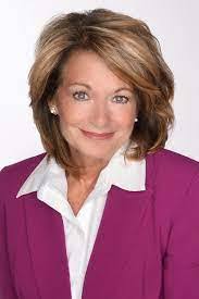 Tracy Kinder's Instagram, Twitter & Facebook