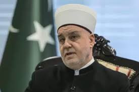 Je li smije reis doći u Bosnića potok i darovati šesto dijete a ukupno  dvadeseto porodici Bilala Bosnića? Ovako je rekao reis: Poklon reisul-uleme  dodjeljuje se porodicama koje su dobile peto dijete,