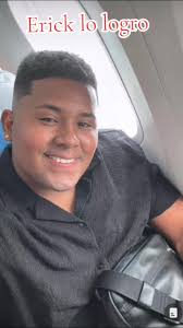 #espanatiktok🇪🇦 @La Negrita del Sabor @Erick Moreira 🍫🇪🇨 @Dayana Nails  @FamiliaMoreiraOficial @eljoaomoreiraag #ErickMoreiraenEspaña apoco de ver  el recibimiento de Erick en España