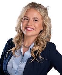 Evangeline Sutton's Instagram, Twitter & Facebook