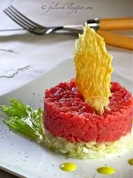 La tartare di carne di manzo è una prelibatezza dalle origini antiche: Carne Cruda Di Fassone Battuta Al Coltello Cibo Gourmet Ricette Cibo