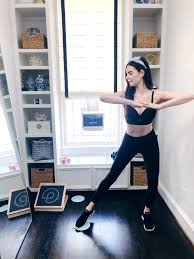 Each sweat session is led by a trainer who talks you through a treadmill or outdoor run, elliptical session, race training, cycling the app also features yoga workout plans for various goals such as becoming more mindful or getting toned, which. Bbg Vs P Volve Comparison Veronika S Blushing