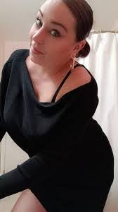 Karen Absher's Instagram, Twitter & Facebook