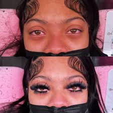 I love the way lashes enhances our eyes