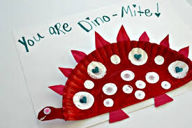 This easy homemade dress up idea will thrill your little dinosaur enthusiast and it's a fun paper craft activity to boot! Paper Plate Dinosaurs Valentine S Day Craft Today S Creative Ideas