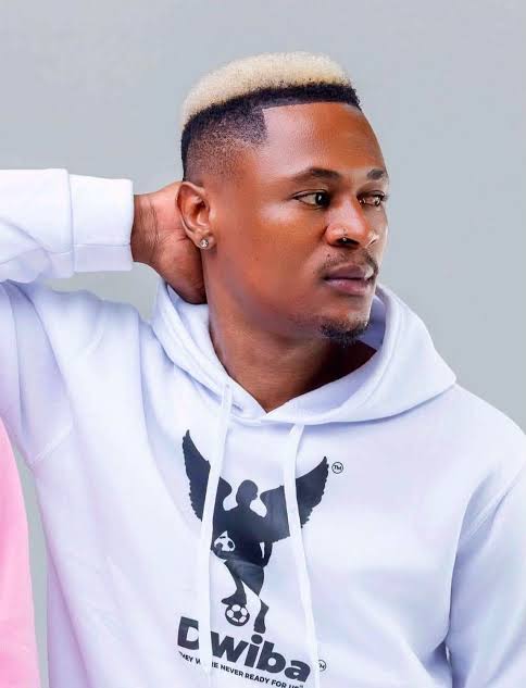 Limpopo boy is losing gigs and brand deals because of eating a strawberry  with his friend's wife. This boy is playing with his hard earned reputation  for a strawberry that has been