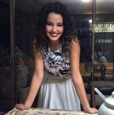 La actriz chilena daniela nicolás , conocida por su participación en teleseries de canal 13 como mamá mechona, chipe libre y 20añero a los 40 , anunció que formará parte del certamen para. Fotos Daniela Nicolas Presento A Su Guapa Hermana Tecache Cl