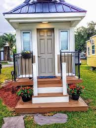 Lakeside Tiny House In Orlando Florida Tiny House Vacation Tiny House Rentals Tiny House Cabin