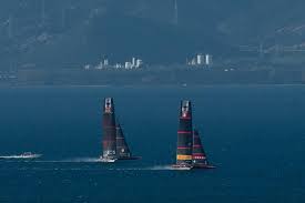 Luna rossa vola nel vento leggero e in quello più sostenuto, con punte di 20 nodi vicino al limite stabilito dalle regole di anche quando ineos riesce a riprendere il passo, luna rossa dopo pochi metri è costretta a andare nella parte destra del campo, ma al primo incrocio inizia a conquistare i. Luna Rossa Apparently Leads Ineos Team Uk Caught In A Hook Up Off Cagliari Sardinia On January 18 2020 Luna Rossa Dropped Her Rig 10 Days Later