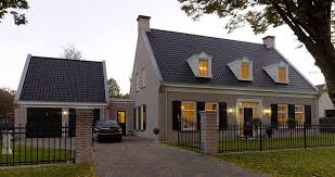 Very Cool Design With Evening Lights Buitenkant Huis Huis Buitenkant Huizen Bouwen