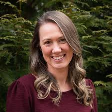 Amanda Benner's Instagram, Twitter & Facebook