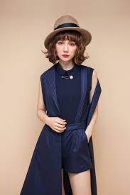 marjorie 瑪裘瑞 小姐表示每天打扮自己是最開心的事台灣新生代女裝品牌 marjoeie風格強烈 品牌風格復古摩登又帶有個性感 marjorie的風格擅長把中性帥氣的隨性感加入細節裡 在服裝中也常發現擁有淘氣調性的小華麗 每個女孩穿上