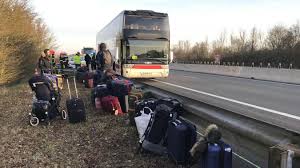 Devenez membre pour déposer vos avis, participer au forum et. Un Bus Eurolines Envahi Par La Fumee Sur L Autoroute Les 60 Passagers Evacues