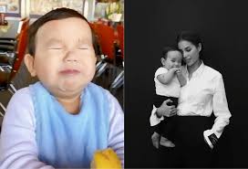 phạm hương cho con trai ăn chanh