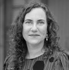 Jacqueline Bates's Instagram, Twitter & Facebook