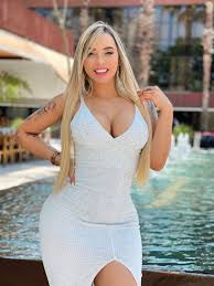 Modelo Kiarablay presentará proyecto musical | De Último Minuto