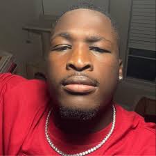 Looking for 1x1 under $700 with immediate move in preferably first month  payed. Thank you!