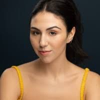 Isabella Maxwell's Instagram, Twitter & Facebook