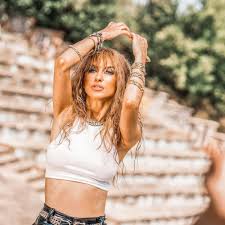 Andre was a romanian dance band, formed in 1998 by andreea antonescu and andreea bălan. Pro Tv Bdquo Nu Mai Doare Andreea BÄƒlan Mesaj Pentru George Burcea In Noua PiesÄƒ