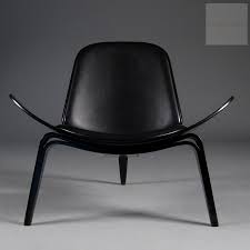 Hans Wegner Ch07 Shell Chair In Black Oak With Black Leather Stardust Modern Design Vintage Chairs Black Leather Chair Wegner