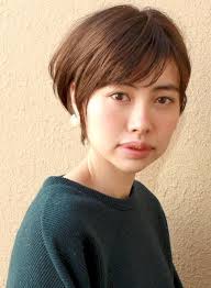 前髪あり 大人の前下がりショート 髪型ショートヘア ヘアスタイル ヘアカット 髪型