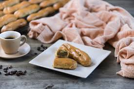 La glassa all'acqua è una versione più leggera ma ugualmente deliziosa della ghiaccia reale. Eclair Al Caffe Vasa Vasa Kitchen