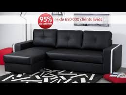 Grâce à ses lignes harmonieuses, ses courbes arrondies, son duo de couleurs contrasté et ses pieds en acier chromé, il comblera toutes vos attentes. Canape D Angle Convertible Et Reversible En Simili Faro Noir Ou Blanc Youtube