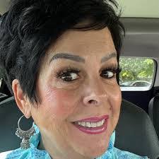 Teresa Lebleu's Instagram, Twitter & Facebook