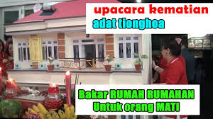 Ada sebuah cerita dimana seorang pria tiongkok berusia 92 tahun. Bakar Rumah Untuk Orang Mati Upacara Kematian Tionghoa Youtube