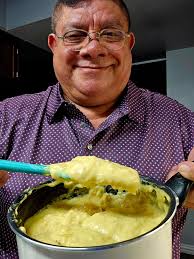 Receta de crema pastelera facil de hacer 3 tazas de Leche 1 rajita de  canela Media lata de Leche condensada Media taza de Agua y agregarle 3  cucharadas soperas de maizena y