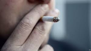 Cara menghilangkan batuk akibat rokok. Alasan Perokok Bisa Punya Paru Paru Sehat Bbc News Indonesia