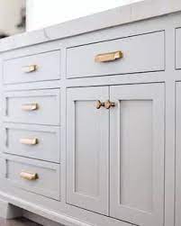 29 Catchy Kitchen Cabinet Hardware Ideas 2021 A Guide For Decorating Kitchen Design Updated Kitchen Kitchen Hardware