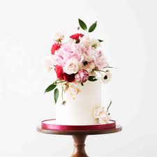 However, your engagement party may not be constrained by these different elements and so the cake could really say something about you as a couple. 20 Engagement Party Cakes